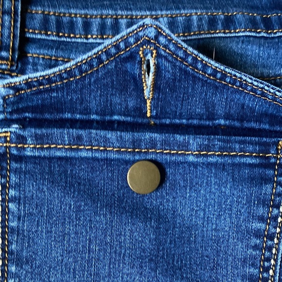 Blue Identity Denim Jean Cuffed Shorts Flap Button Back Pockets Size 16 P - Picture 10 of 13